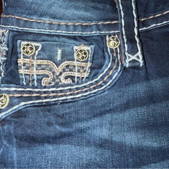 Rock Revival 27 (28X33) Saralyn Easy Skinny Low rise Dark Embroidery Flap Pocket - Picture 7 of 12